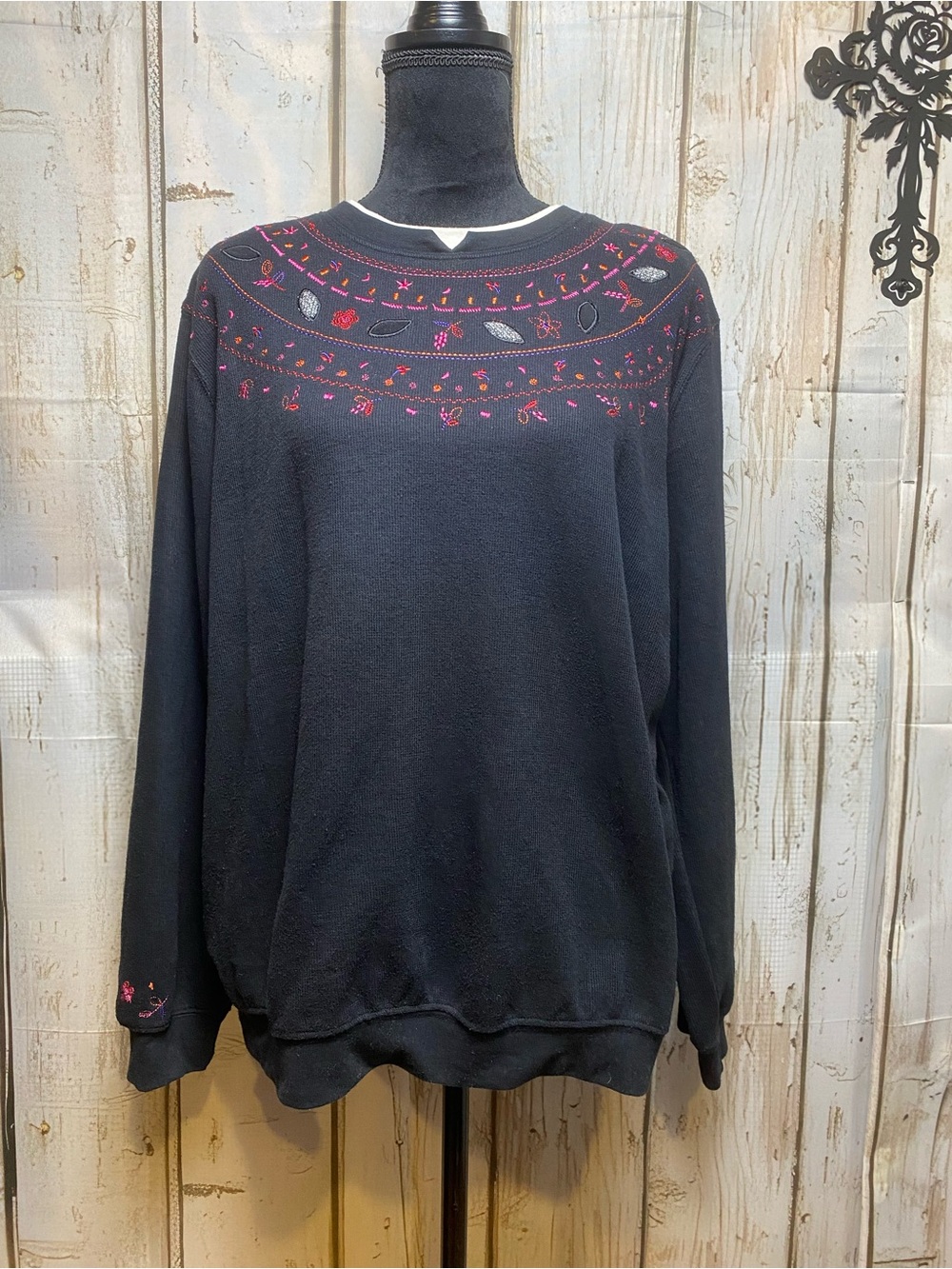 VTG Koret Black Crewneck Sweatshirt with Pink Embroidered Yoke Sz-XL